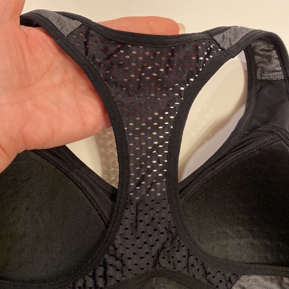 Reebok vent mesh & keyhole sports bra molded cups Small / Extra Small gray black - Picture 6 of 14